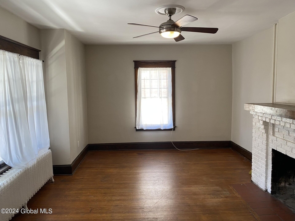 663 Hudson Avenue - Photo 2