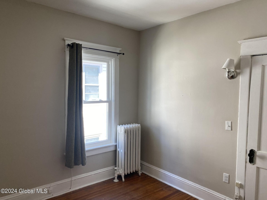 663 Hudson Avenue - Photo 13