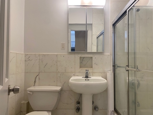 130 East 24th Street - Photo 4