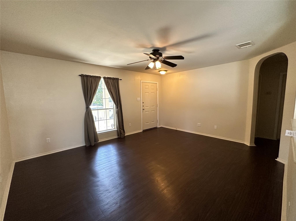 512 Crater Lake Dr - Photo 2