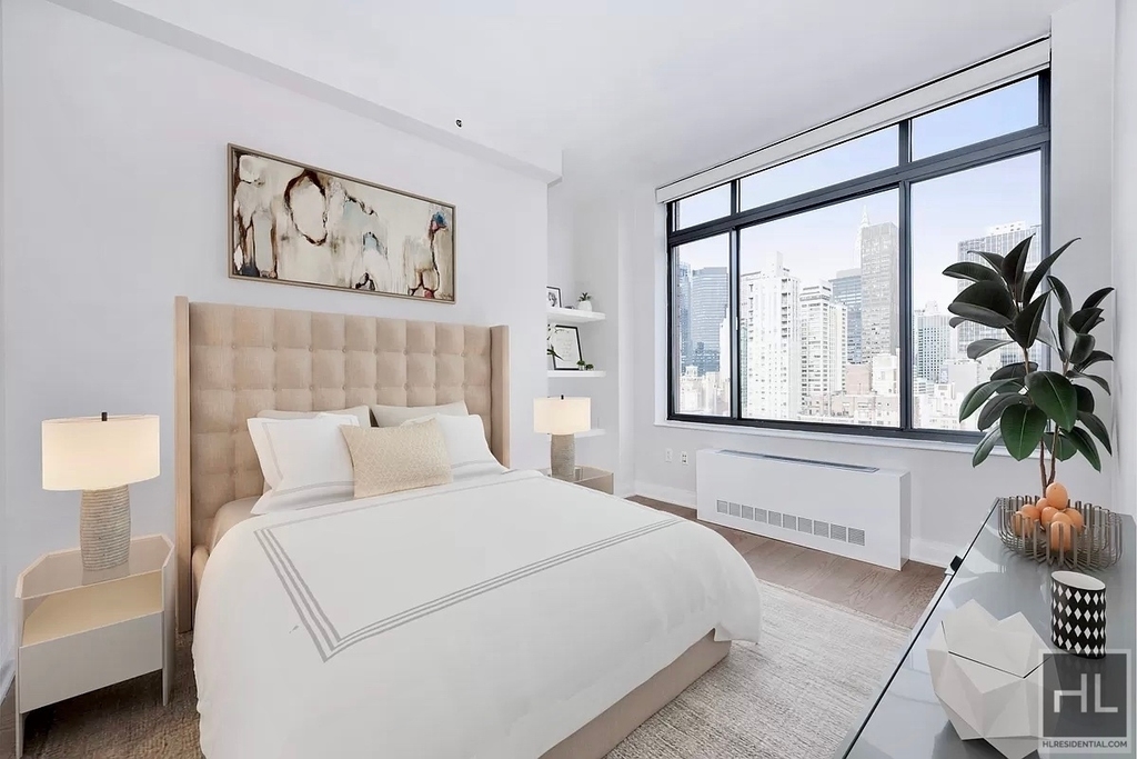 East 34th Street - Photo 3