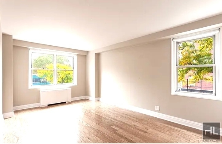 East 32 Street - Photo 2