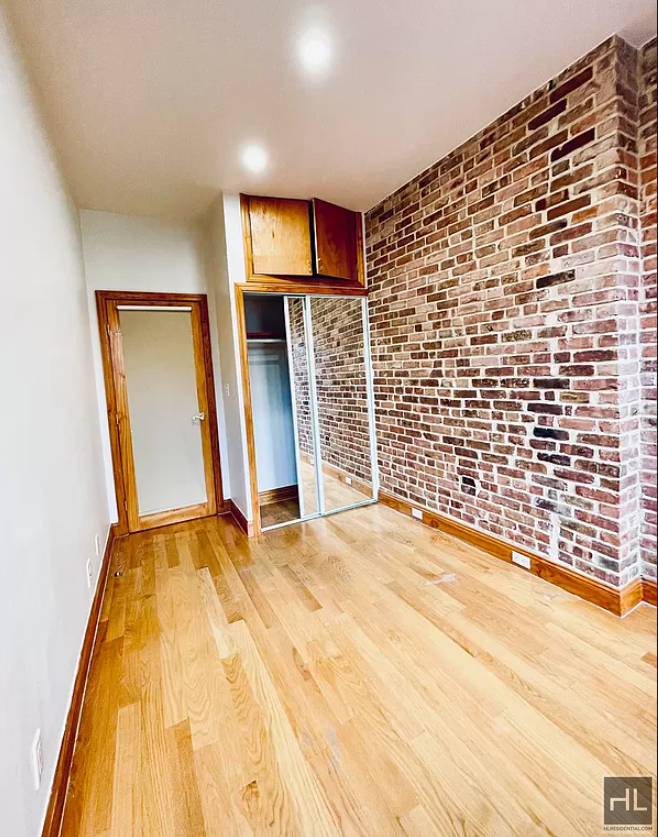 East 52 Street - Photo 6
