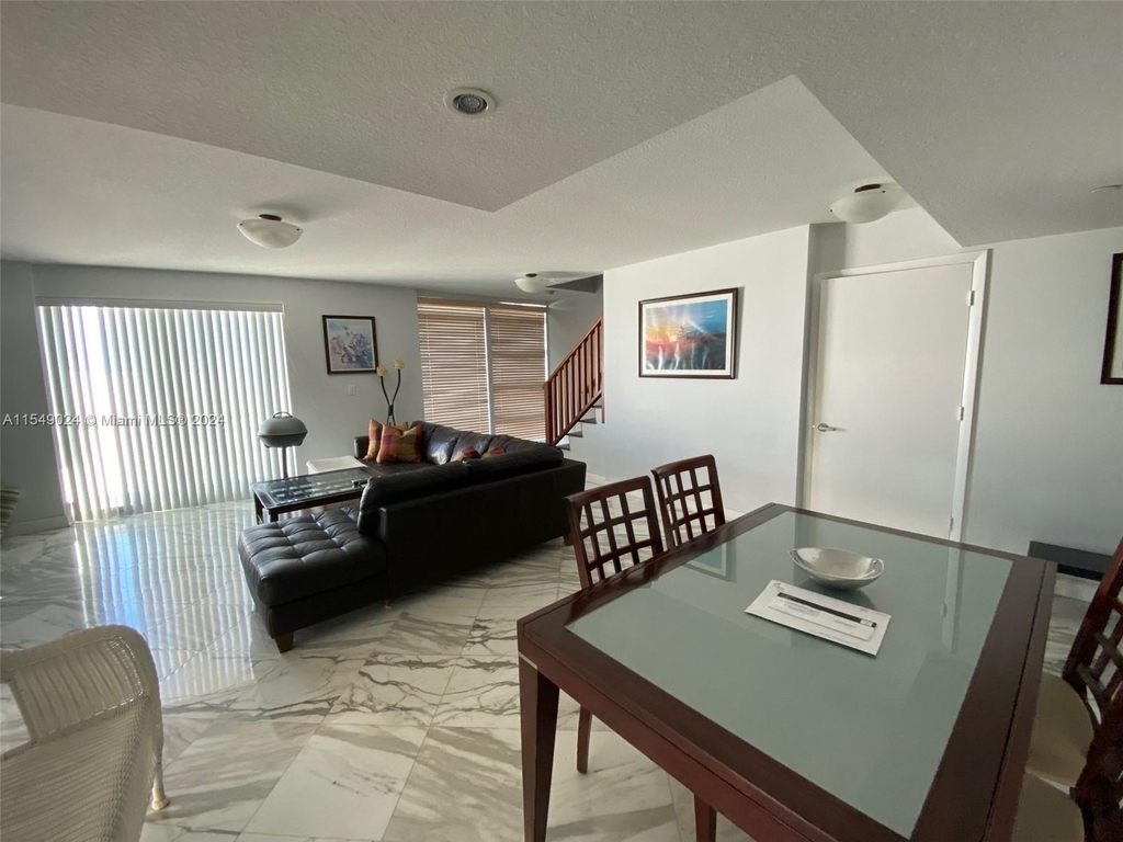 7600 Collins Ave - Photo 2