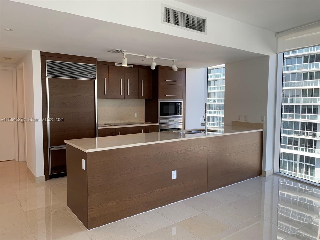 475 Brickell Ave - Photo 3