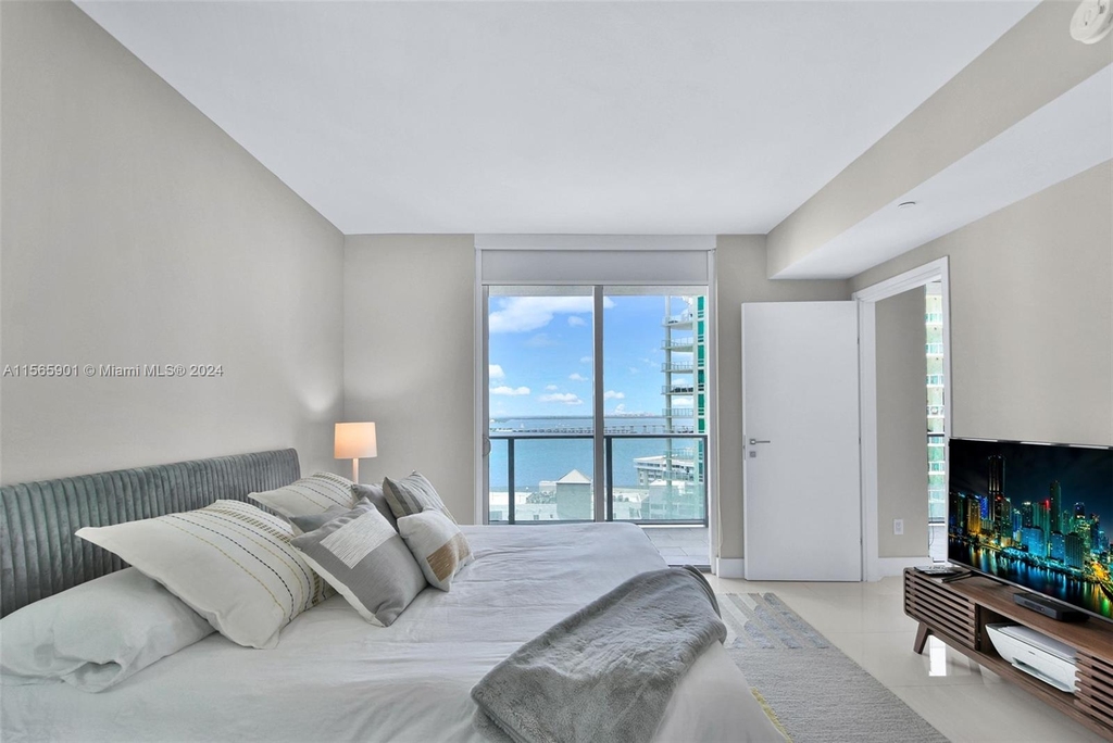 1300 Brickell Bay Dr - Photo 6