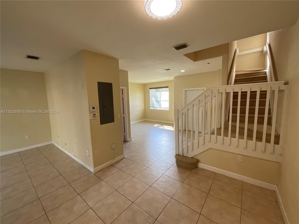 7301 Nw 174th Ter - Photo 11