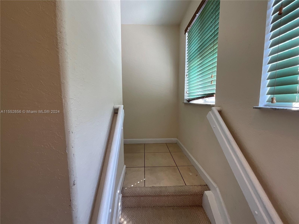 7301 Nw 174th Ter - Photo 14