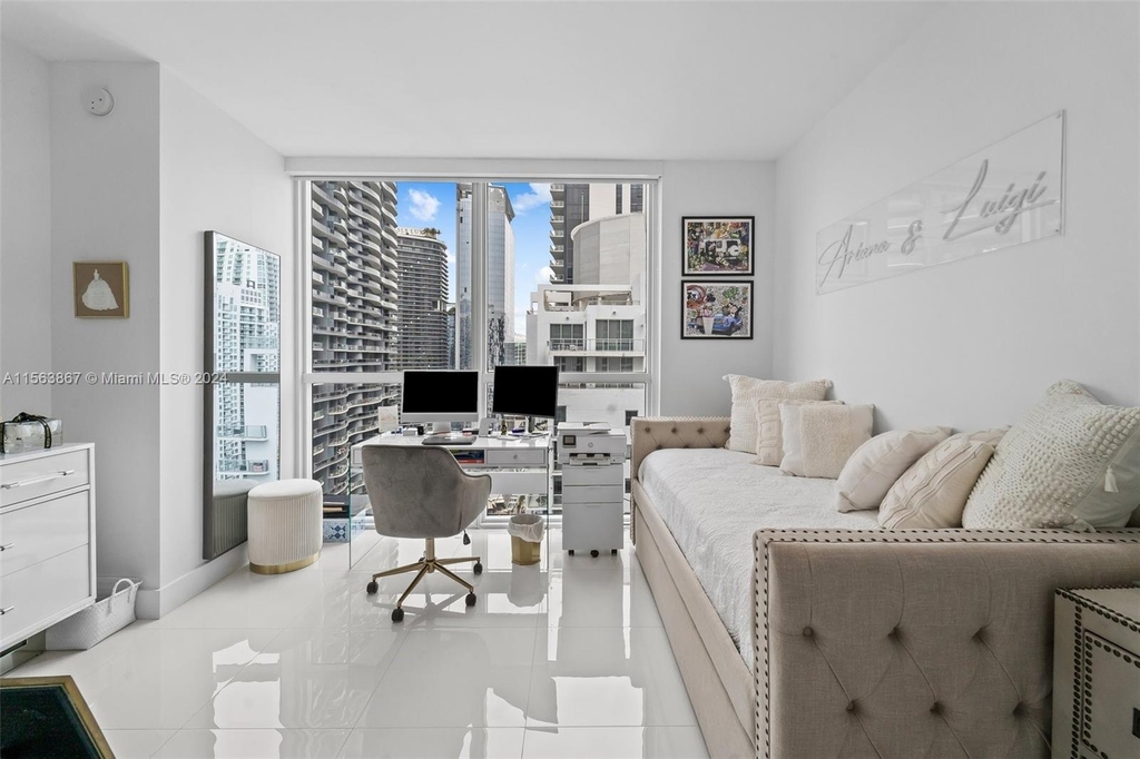 1080 Brickell Ave - Photo 8