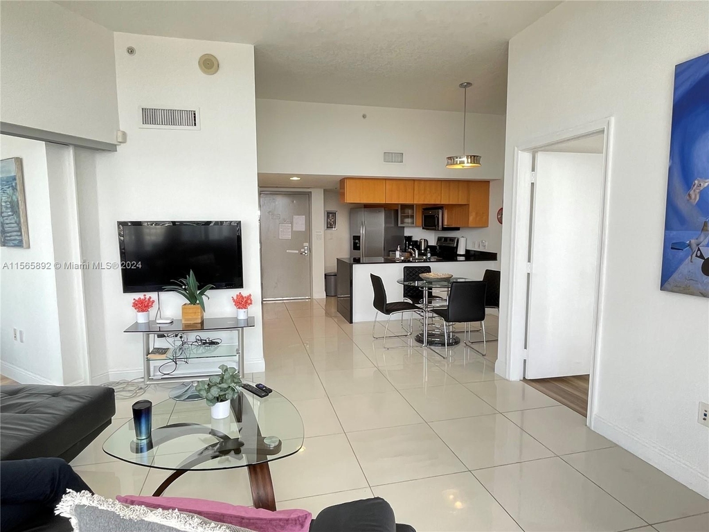 1750 N Bayshore Dr - Photo 10