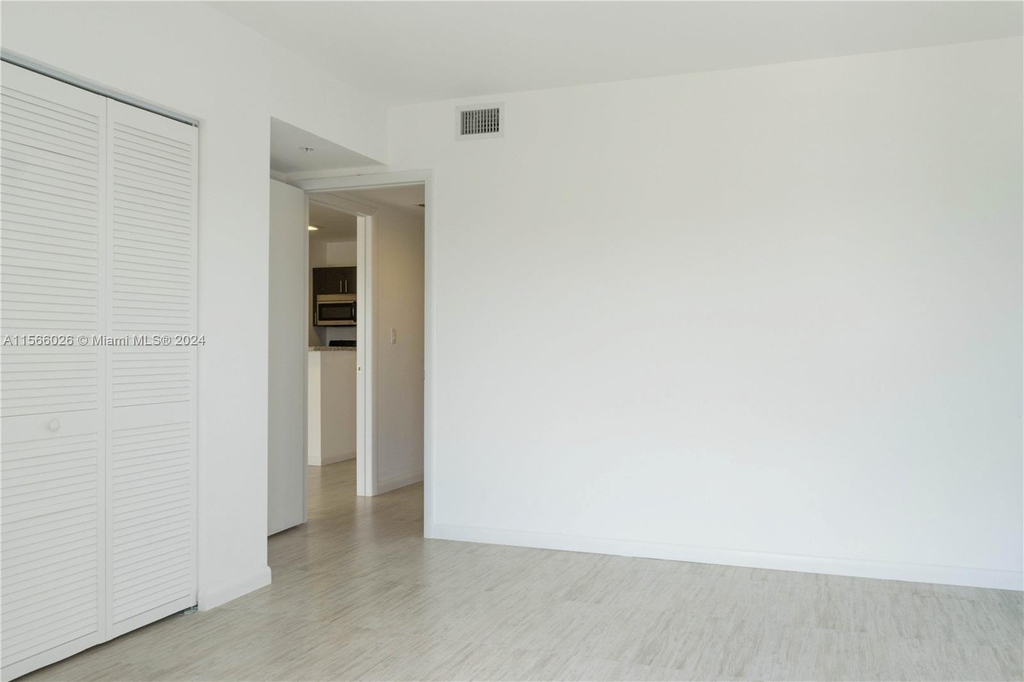 1801 Sw 32nd Ave - Photo 7