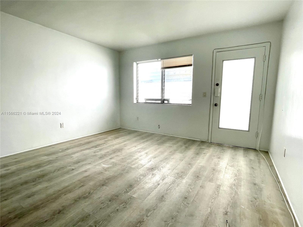 410 Euclid Ave - Photo 1