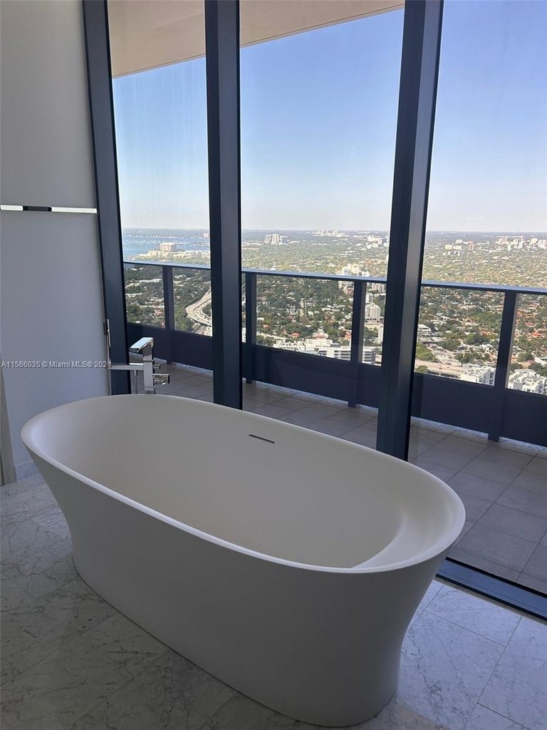 1000 Brickell Plz - Photo 17