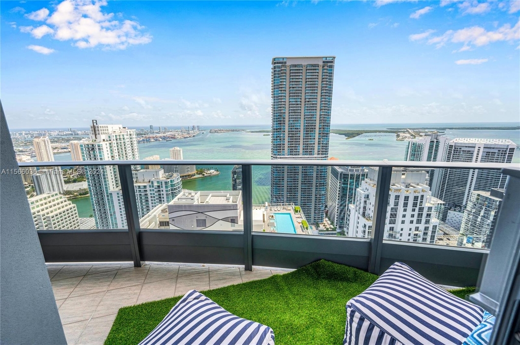 1000 Brickell Plz - Photo 64