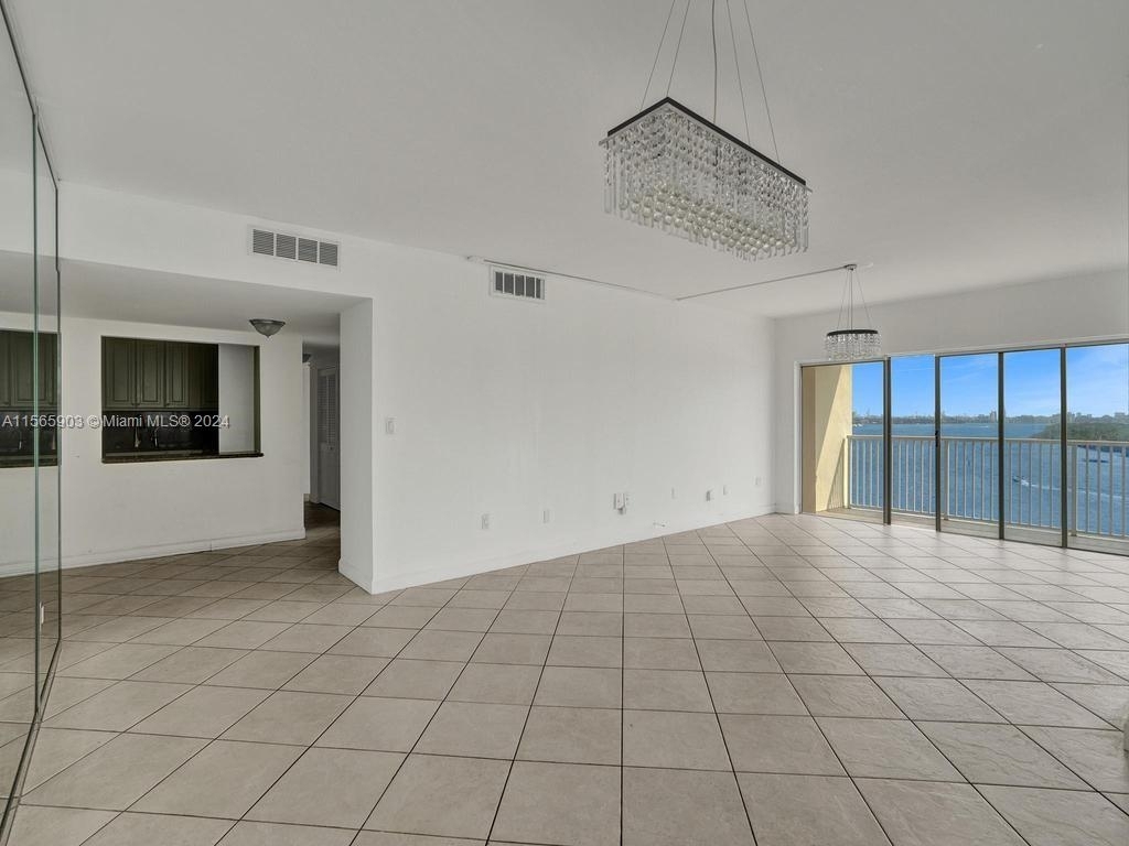 300 Bayview Dr - Photo 3