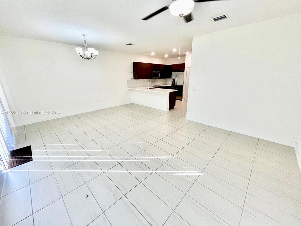 8871 Nw 103rd Pl - Photo 4