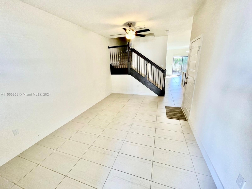 8871 Nw 103rd Pl - Photo 2