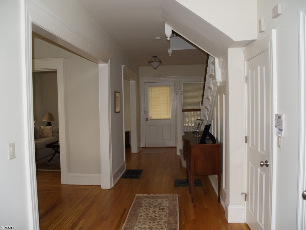 94 Midland Ave - Photo 2