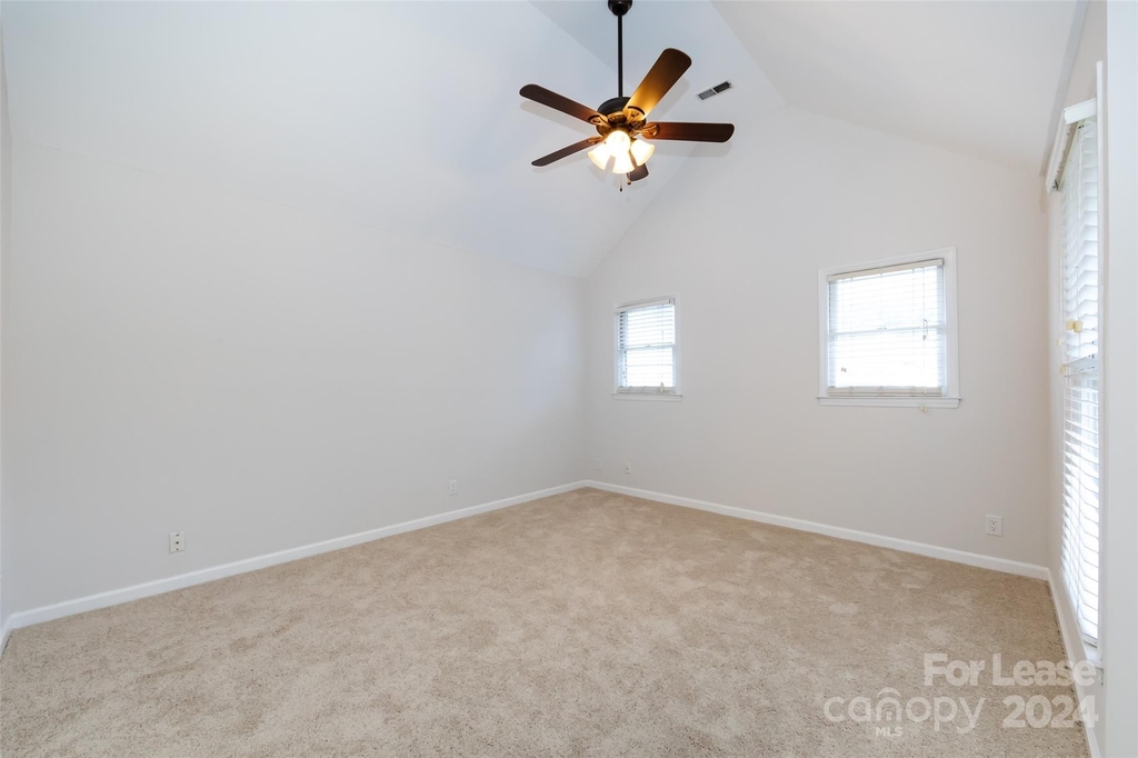 805 Greenleaf Avenue - Photo 28