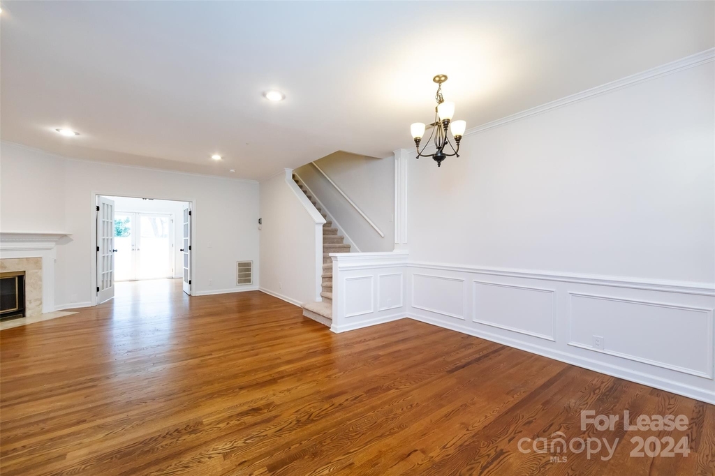 805 Greenleaf Avenue - Photo 10