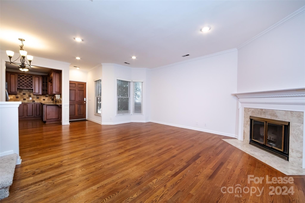 805 Greenleaf Avenue - Photo 16