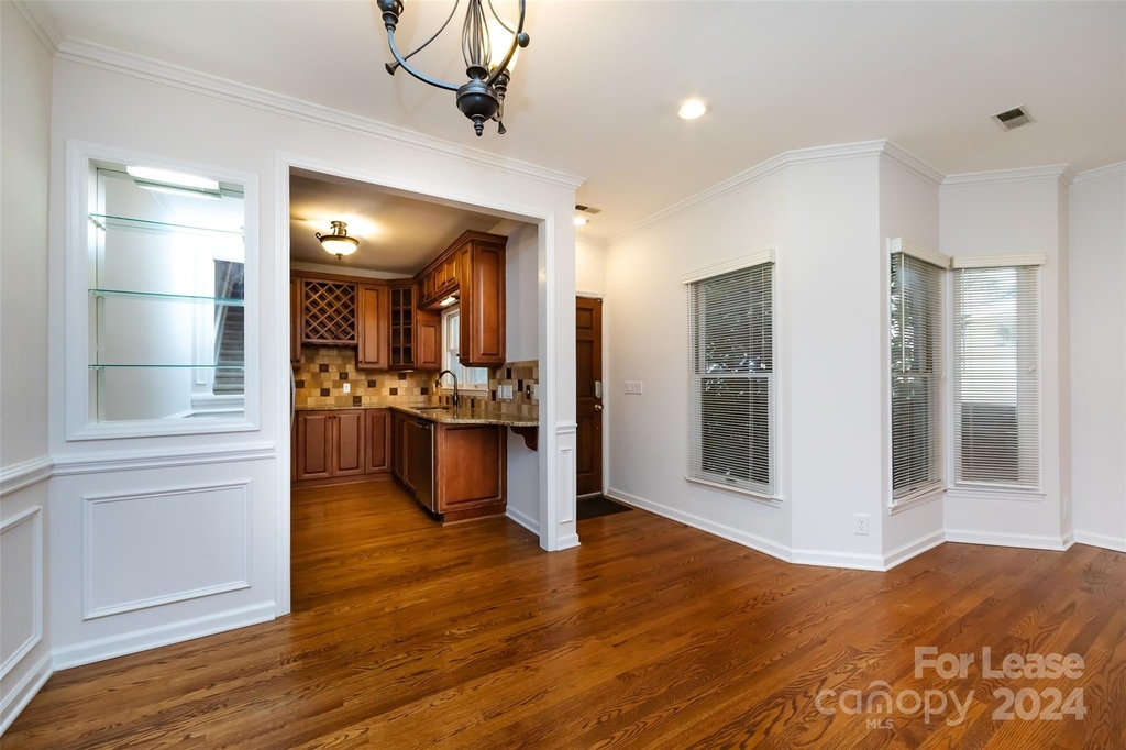 805 Greenleaf Avenue - Photo 19