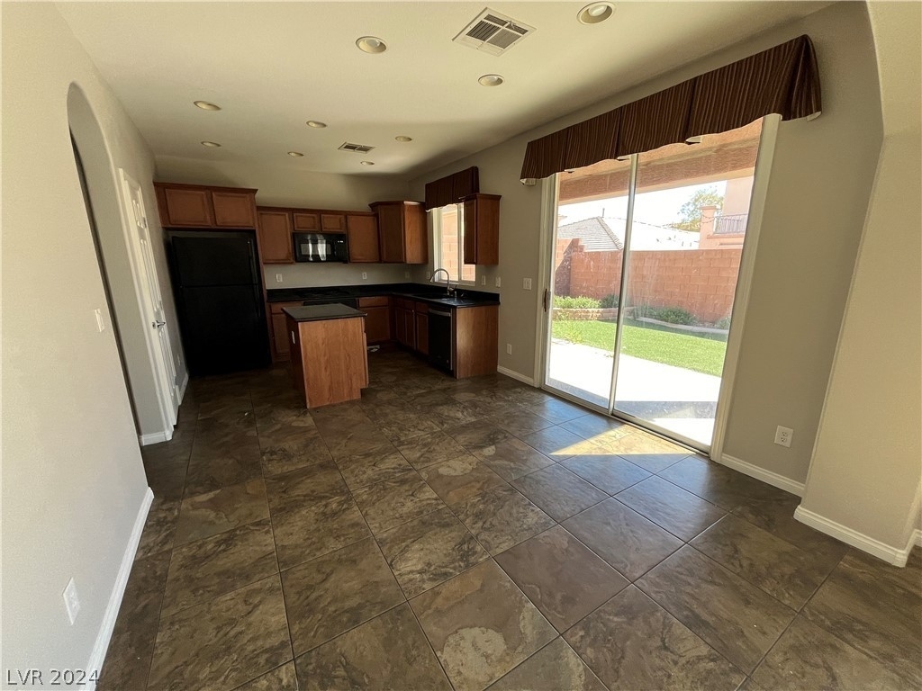 9876 Maspalomas Street - Photo 4