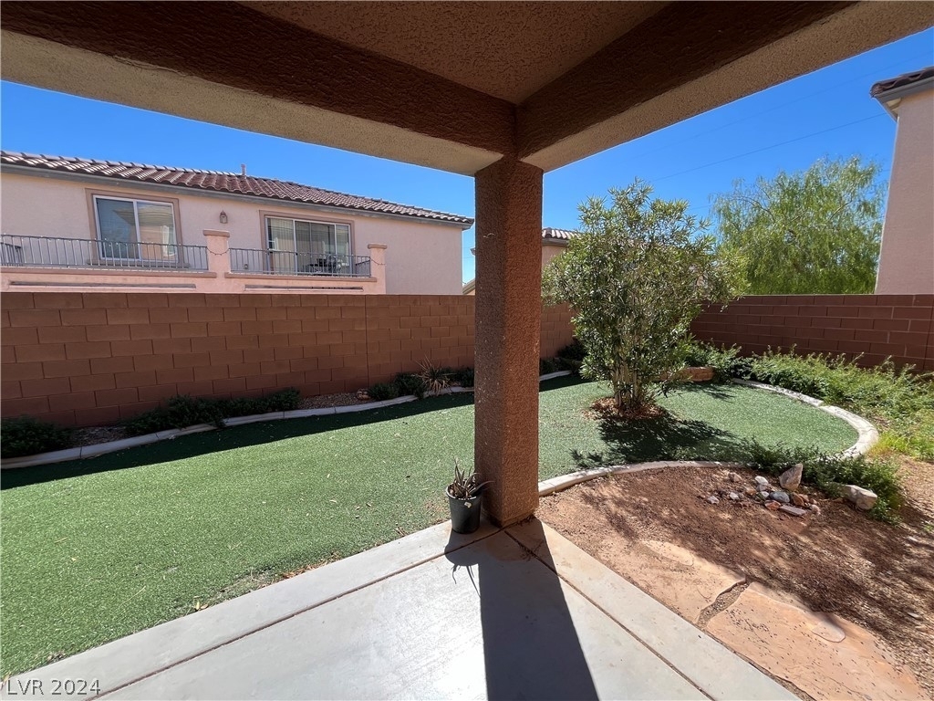 9876 Maspalomas Street - Photo 11