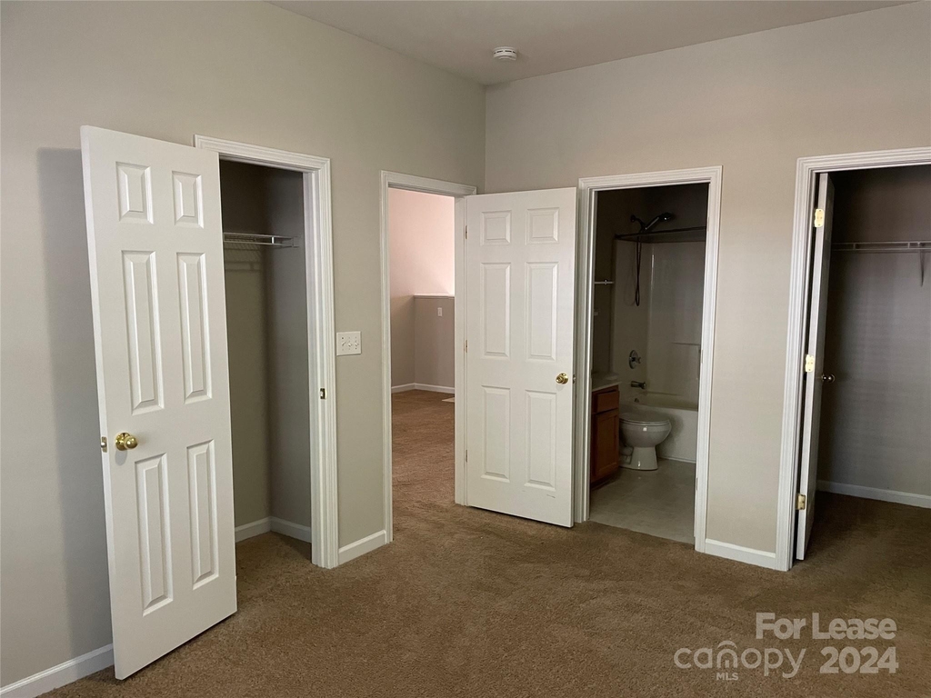 2184 Winthrop Chase Drive - Photo 3