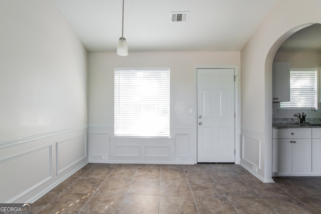 720 White Oak Court - Photo 4