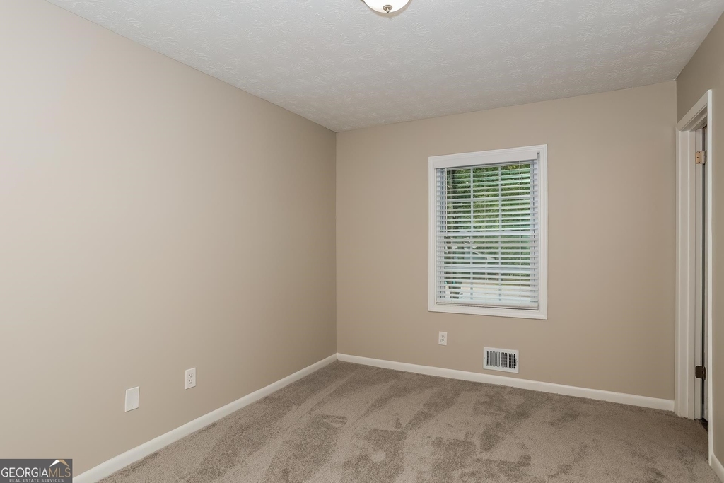 677 Selden Court - Photo 9