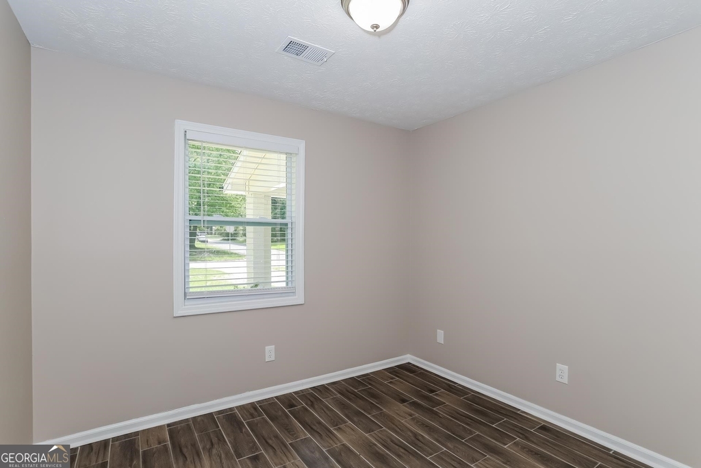 9073 Woodgreen Way - Photo 10