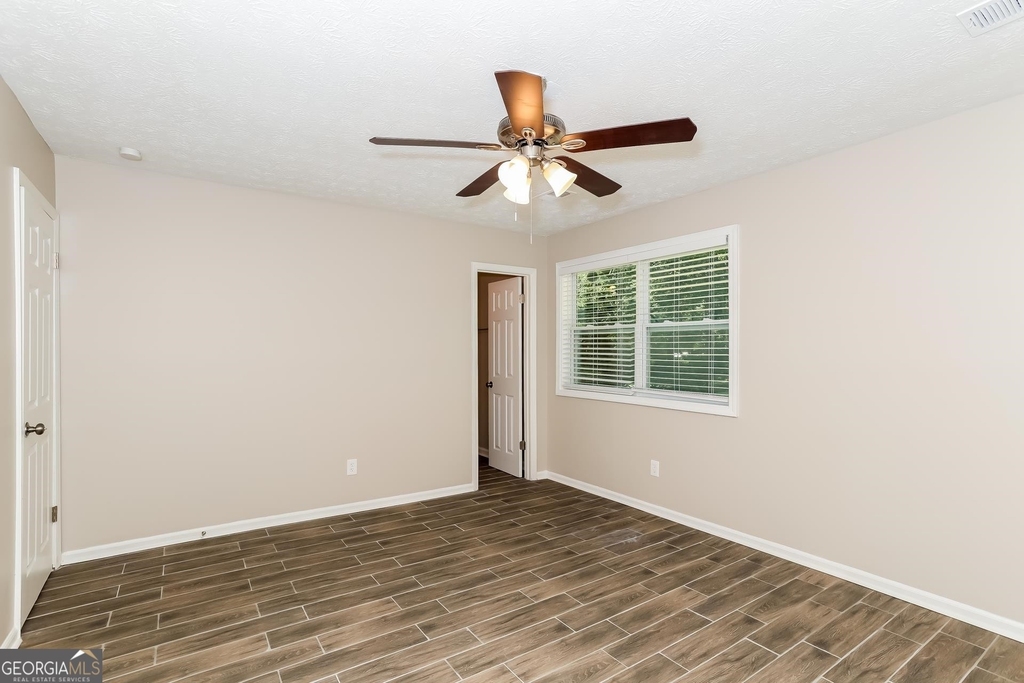 9073 Woodgreen Way - Photo 8