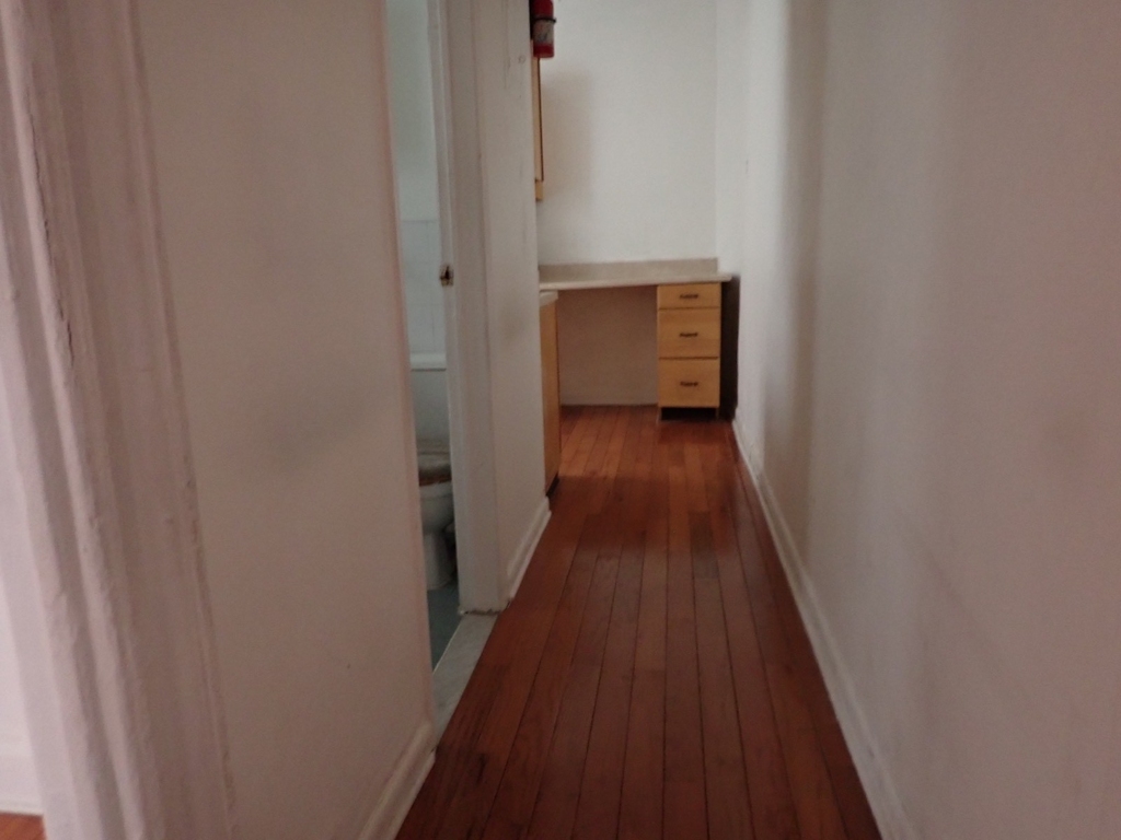 489 Montgomery Street - Photo 5