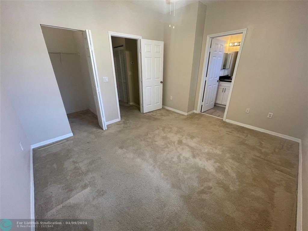 1055 Nw 100th Ave - Photo 11