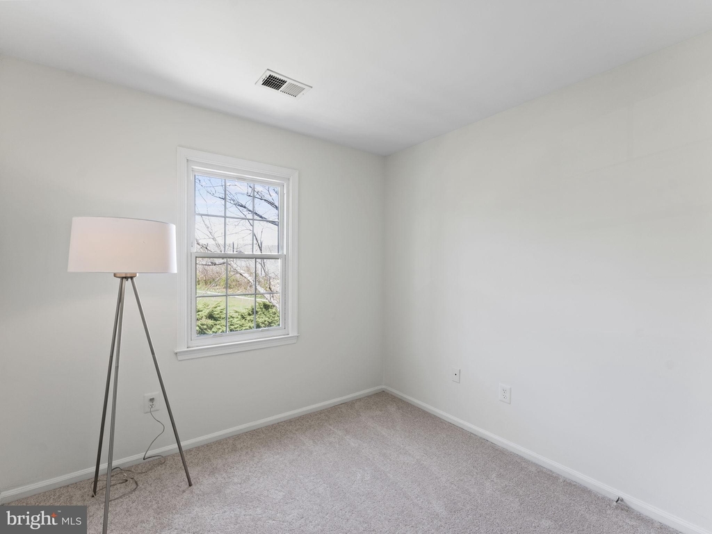 8638 Dellway Lane - Photo 15