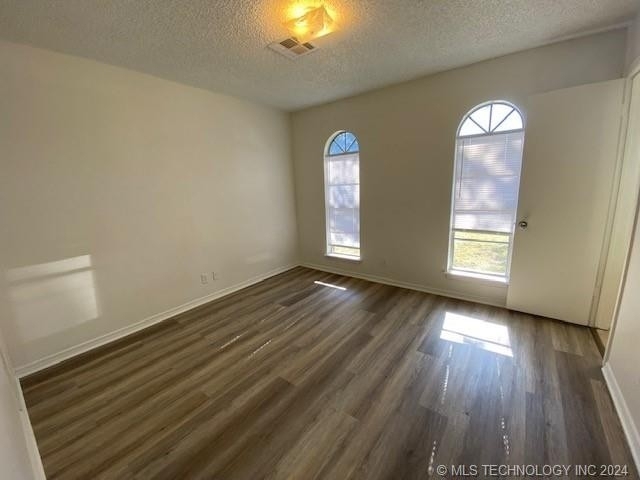 11417 E 38th Street - Photo 6