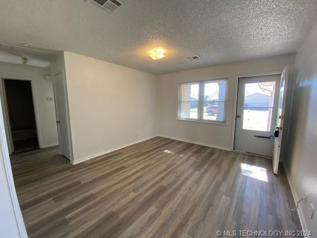 11417 E 38th Street - Photo 2