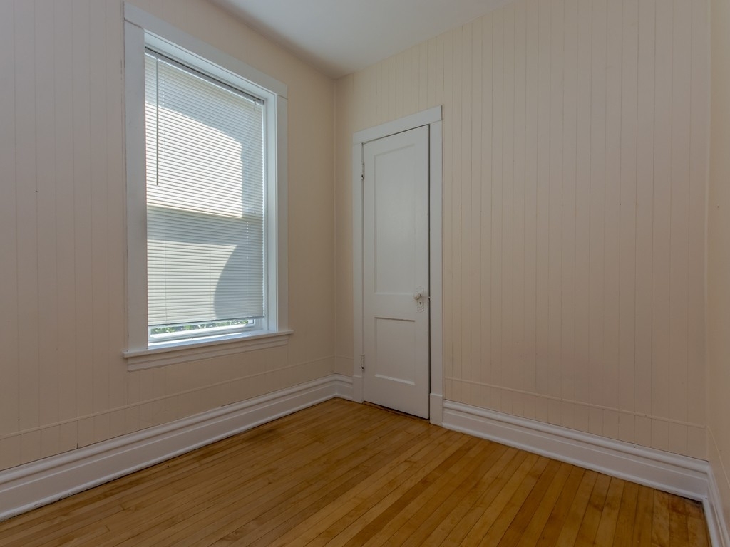 2223 N Hamlin Avenue - Photo 9