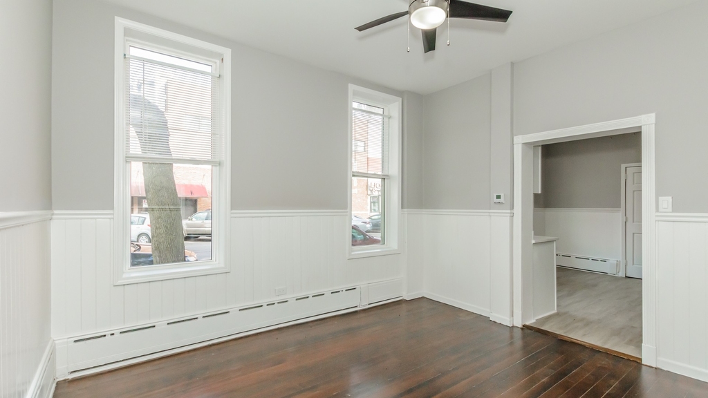 2200 W Belmont Avenue - Photo 2