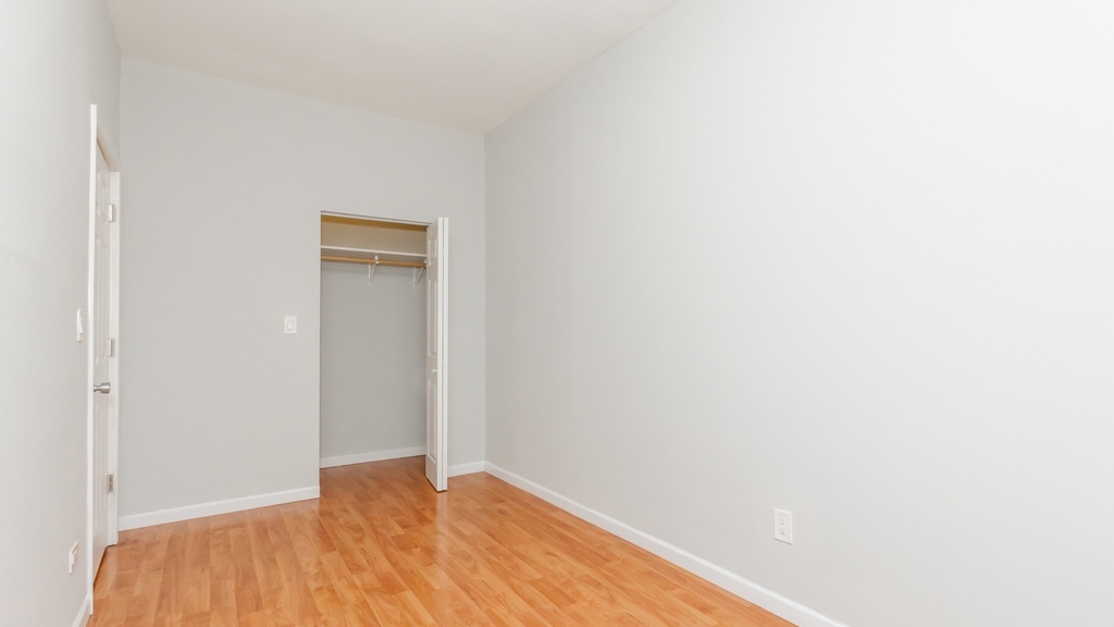 1007 N California Avenue - Photo 5