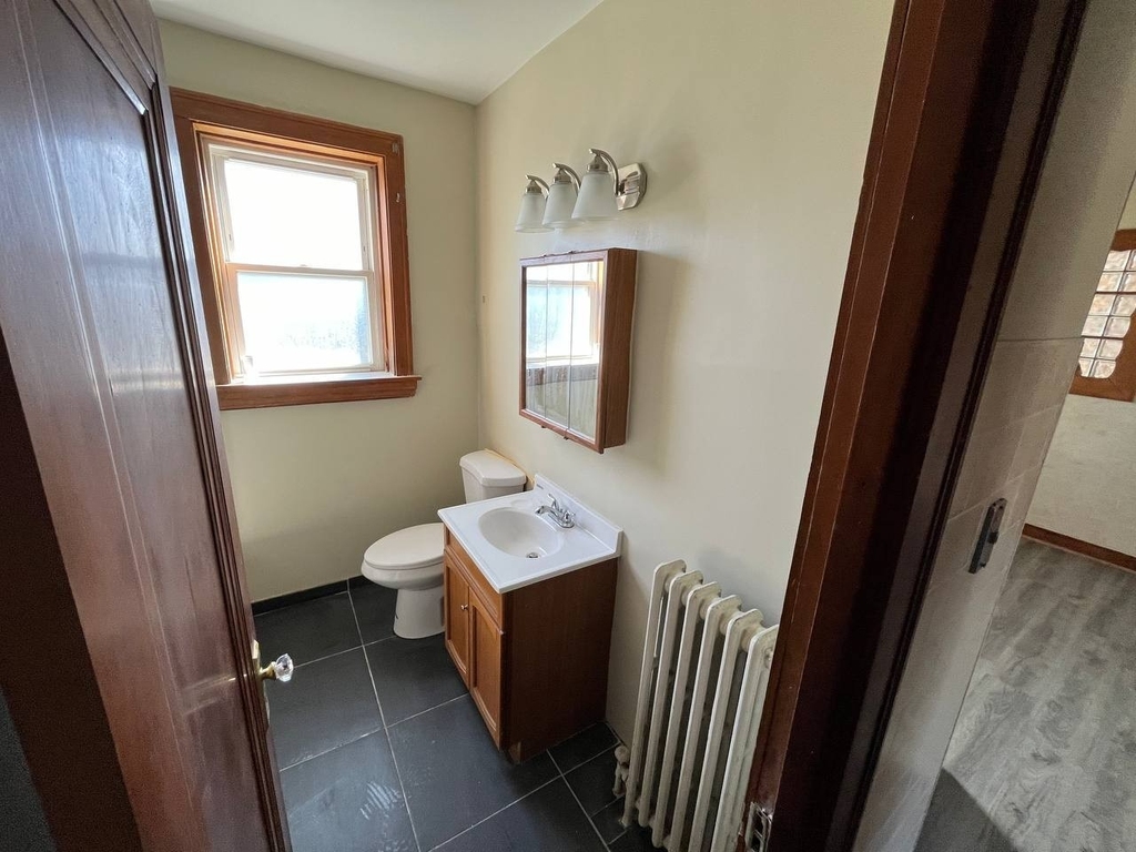 302 E 148th Place - Photo 11