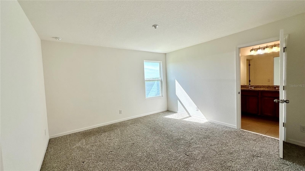 5082 Royal Point Avenue - Photo 11