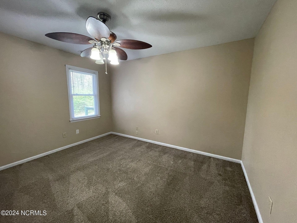 318 Cedar Creek Drive - Photo 7