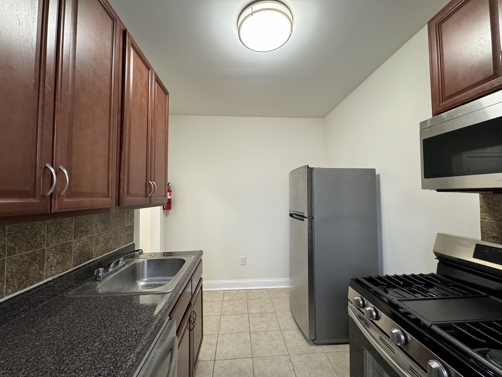 6404 Park Ave - Photo 5