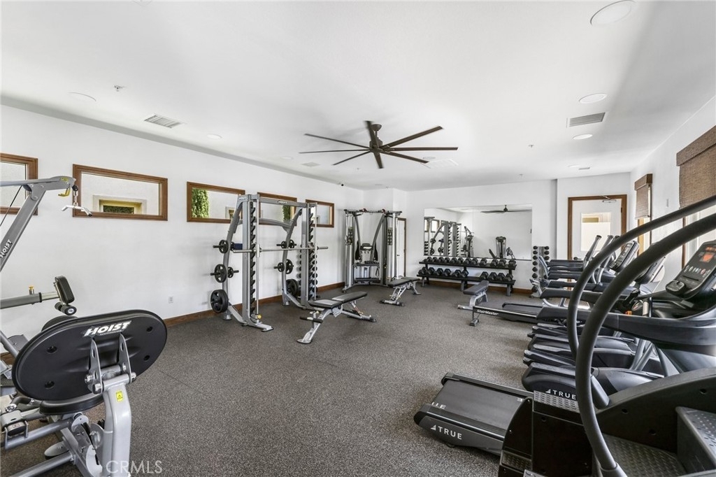 710 E Valencia Street - Photo 32