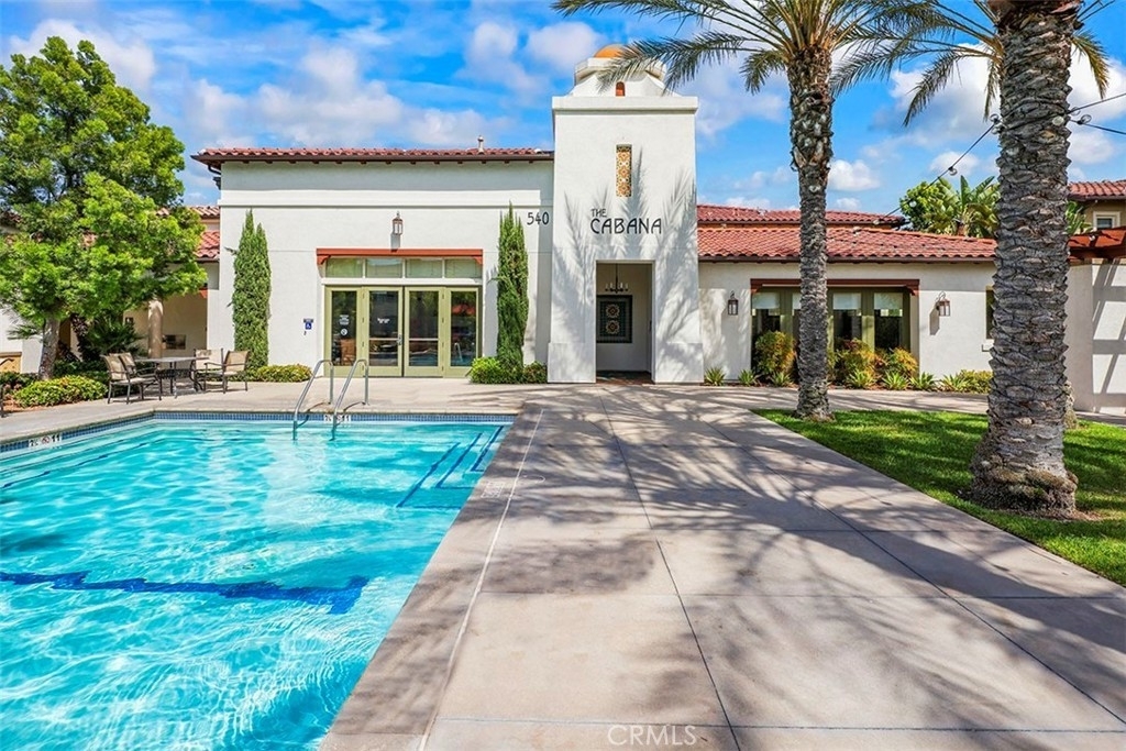 710 E Valencia Street - Photo 1