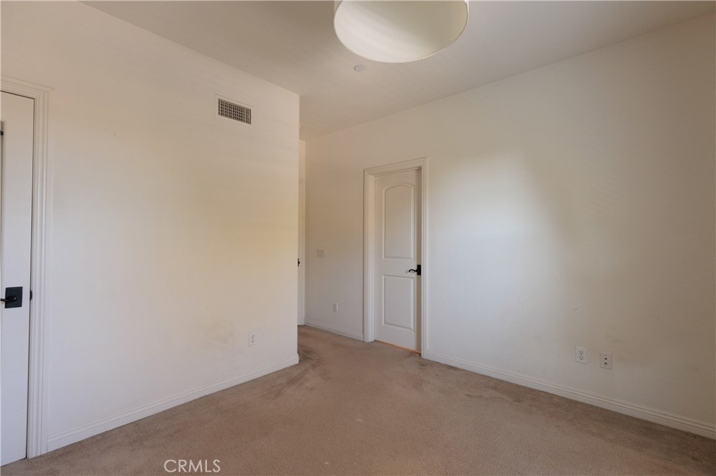 710 E Valencia Street - Photo 12