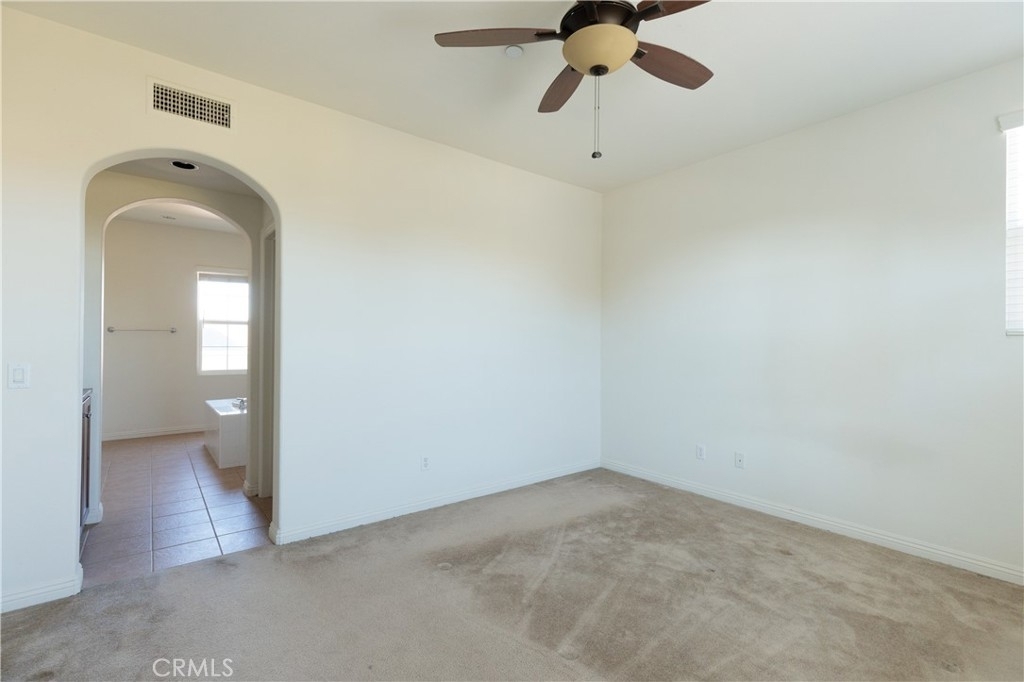 710 E Valencia Street - Photo 15