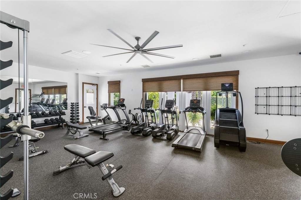 710 E Valencia Street - Photo 31